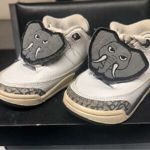 Jordan 3 Hide and Sneak Kids Sneakers with Gray Elephant Patch